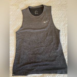 Women’s Nike workout tank top